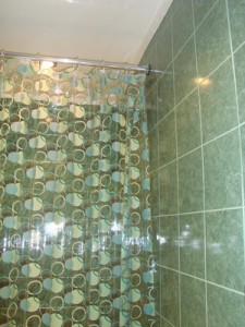Листовые стеновые панели в интерьере ванной